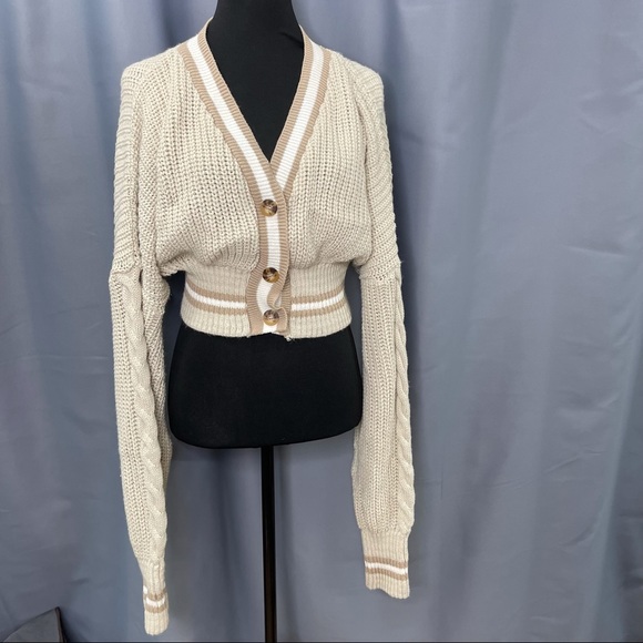 Pretty little thing - Stone Crop top extreme sleeve knit cardigan - Picture 2 of 5